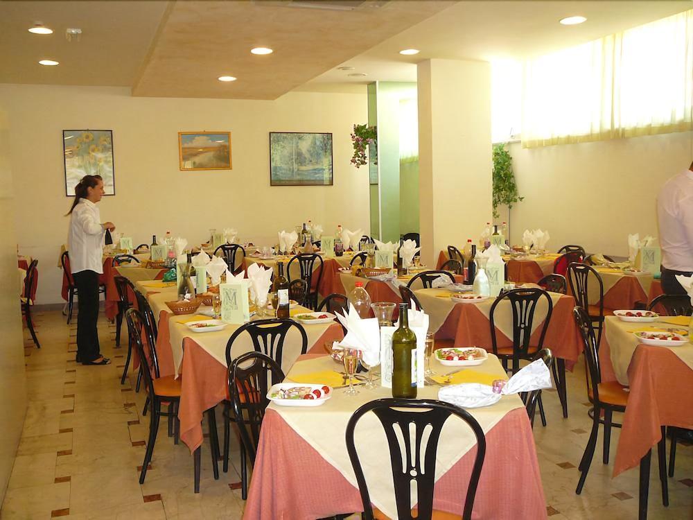 Hotel Madrid ريميني المظهر الخارجي الصورة