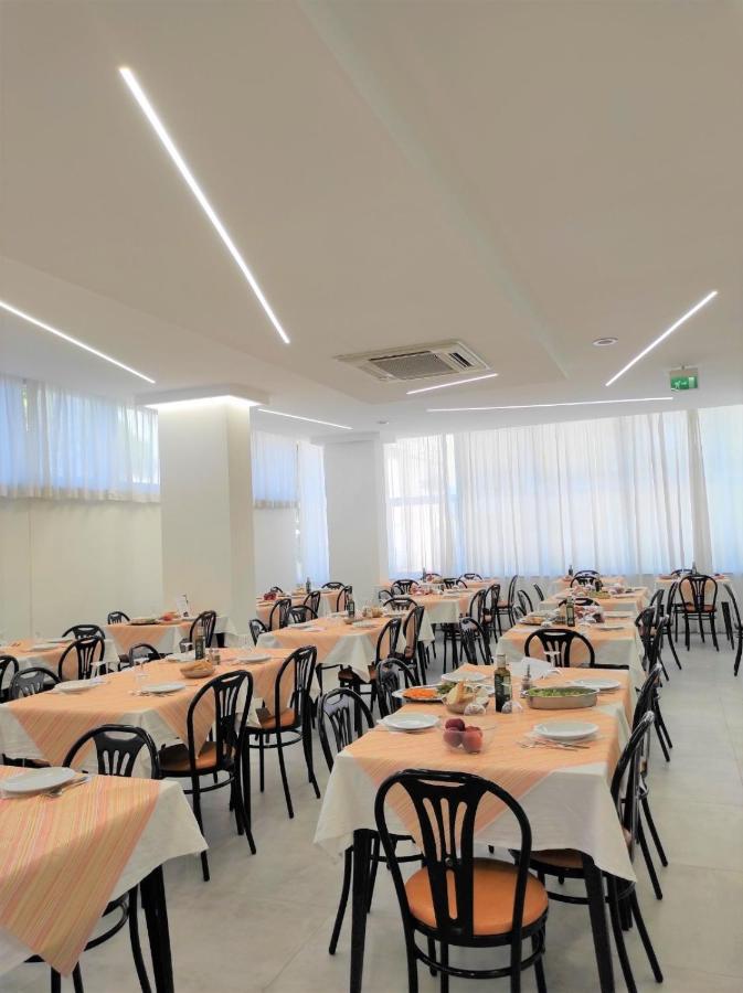 Hotel Madrid ريميني المظهر الخارجي الصورة