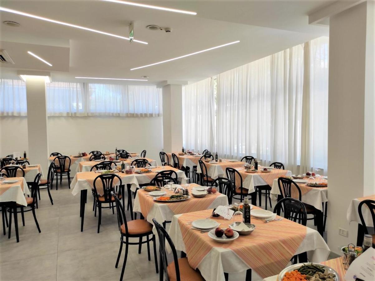 Hotel Madrid ريميني المظهر الخارجي الصورة