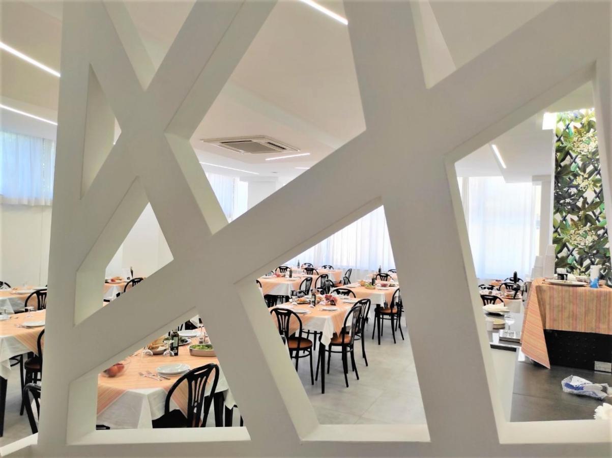 Hotel Madrid ريميني المظهر الخارجي الصورة