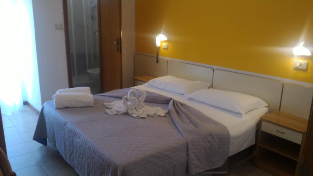 Hotel Madrid ريميني المظهر الخارجي الصورة