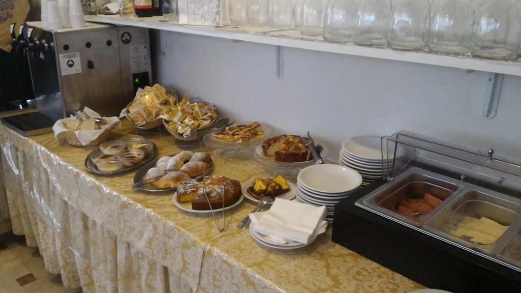 Hotel Madrid ريميني المظهر الخارجي الصورة