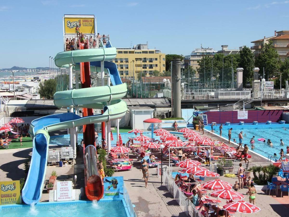 Hotel Madrid ريميني المظهر الخارجي الصورة